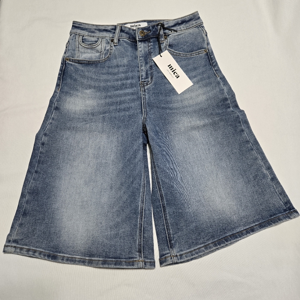 NWT mica denim Women's Super High Widw Medium Wash Bermuda sz S